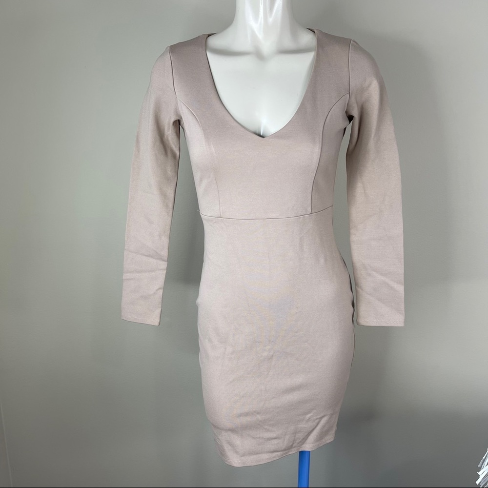 🌟🌟SOLD🌟🌟FASHION NOVA nude V-neck dress cut out shoulders S - Picture 2 of 13